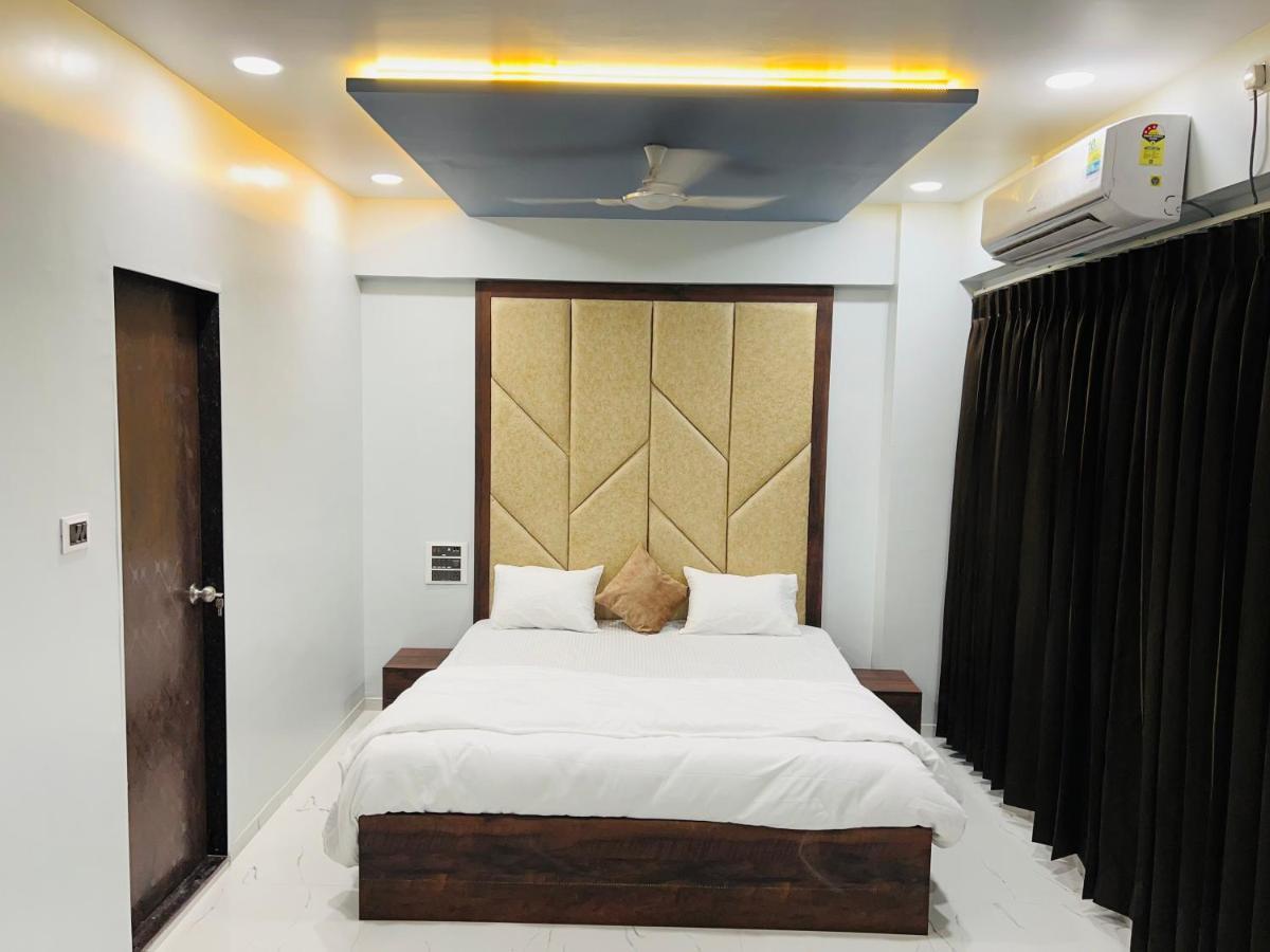 Hotel New City Light 수라트 외부 사진