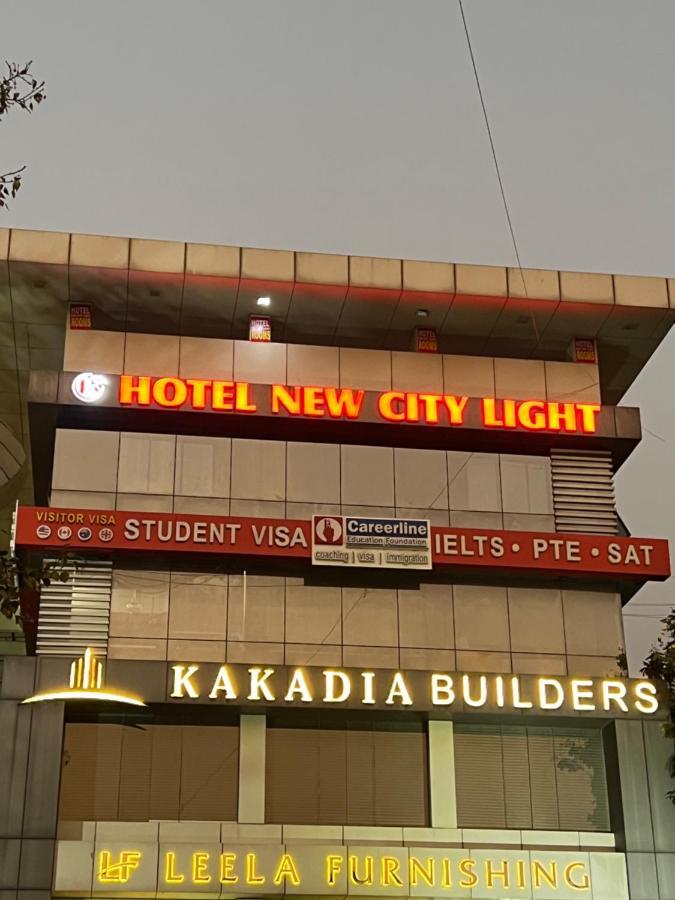 Hotel New City Light 수라트 외부 사진