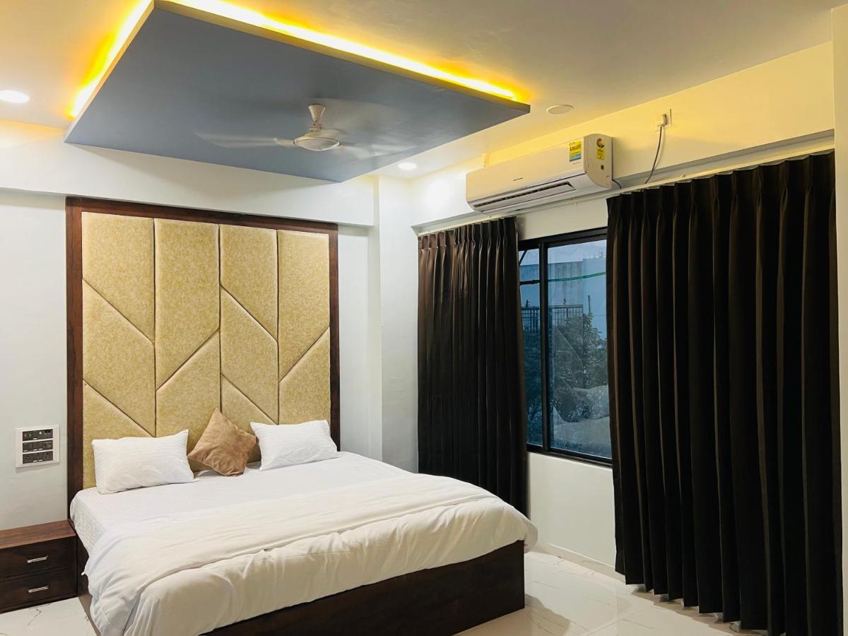 Hotel New City Light 수라트 외부 사진