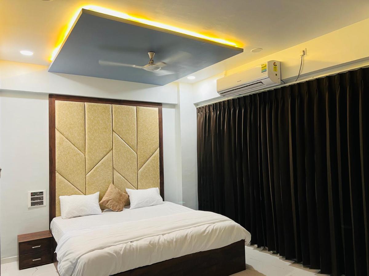 Hotel New City Light 수라트 외부 사진