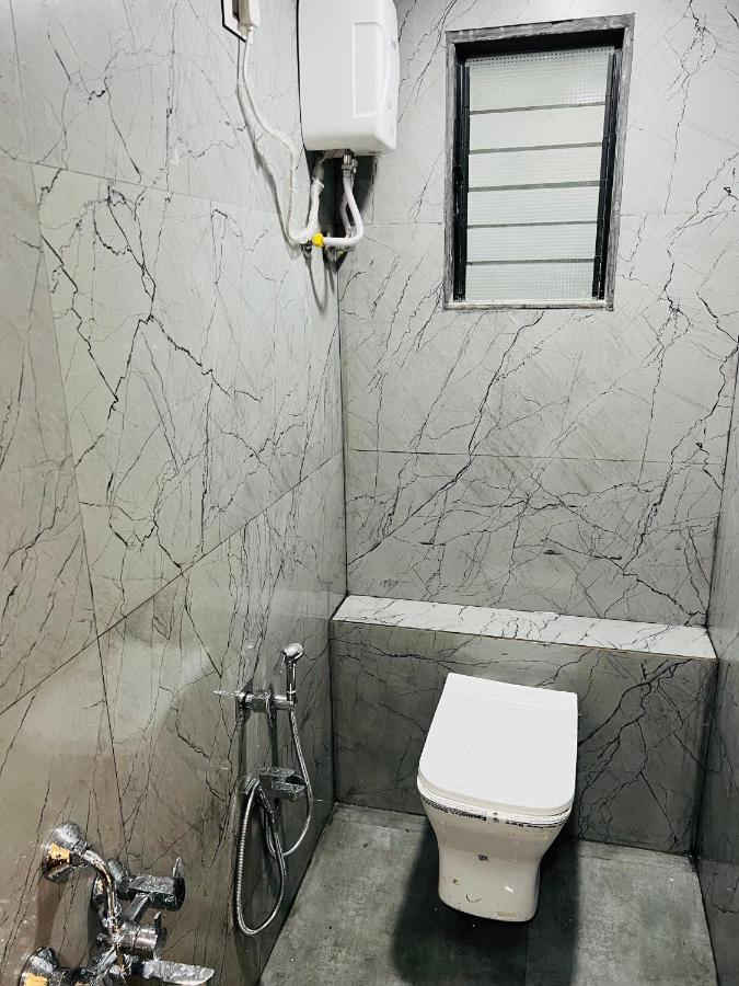 Hotel New City Light 수라트 외부 사진