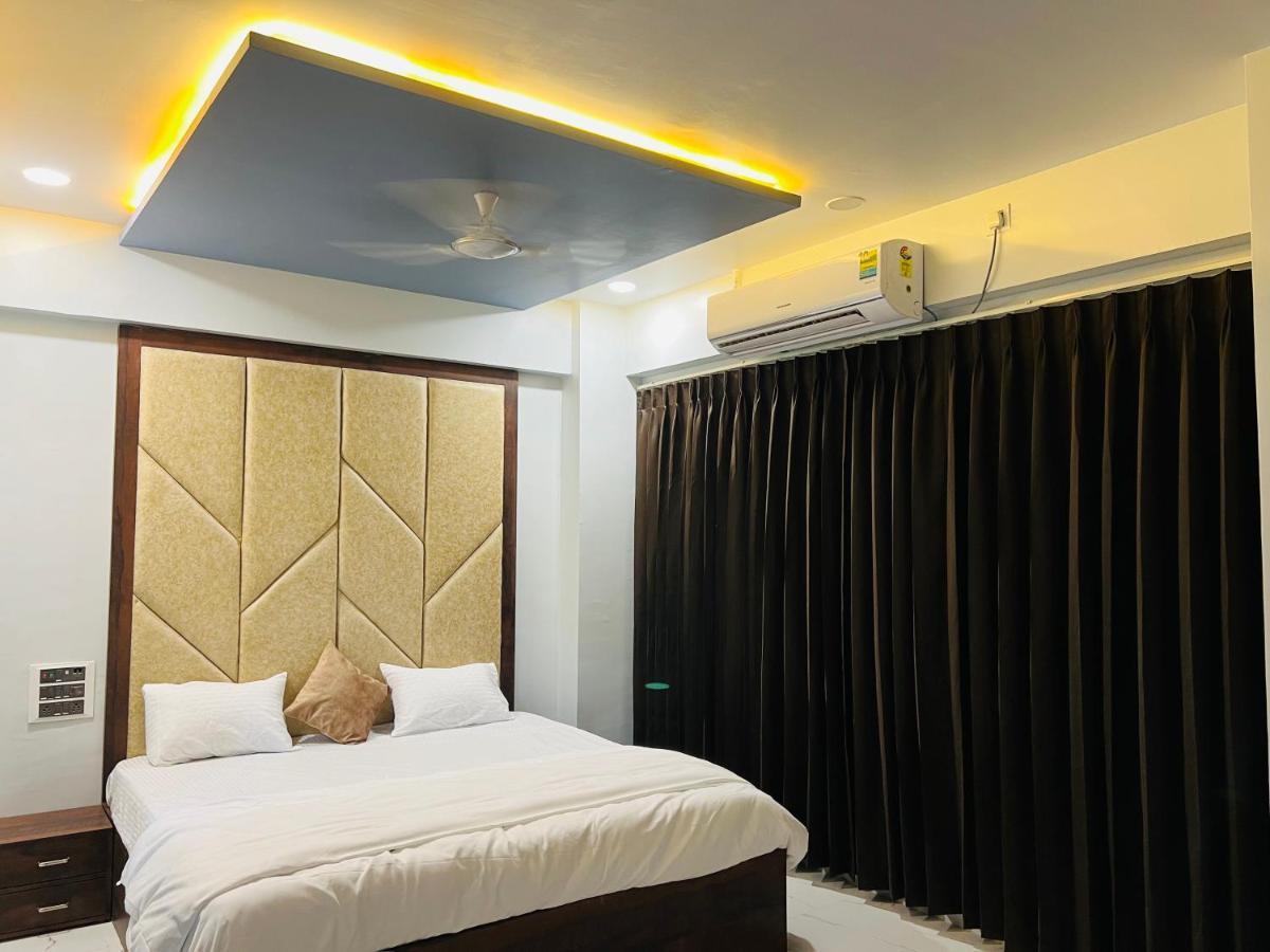 Hotel New City Light 수라트 외부 사진